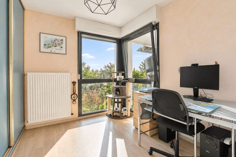 Huningue – Elegant 2-Bedroom Apartment with 2 Terraces, Park Views & 2 Garages (9)