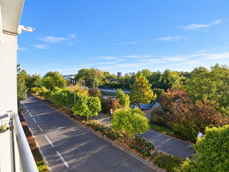 Huningue – Elegant 2-Bedroom Apartment with 2 Terraces, Park Views & 2 Garages (3)