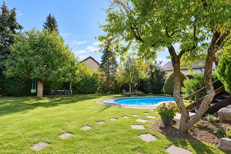 Kembs-Loechlé – Family Home with Swimming Pool and Landscaped 1,098 m² Garden (7)