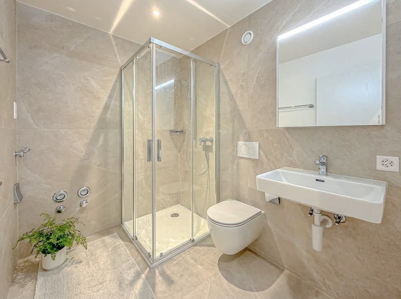 Salle d'eau avec pré-équipement pour une colonne de lavage (image de synthèse)