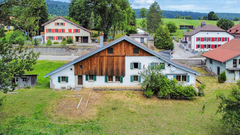 Vue sur l'ancienne ferme