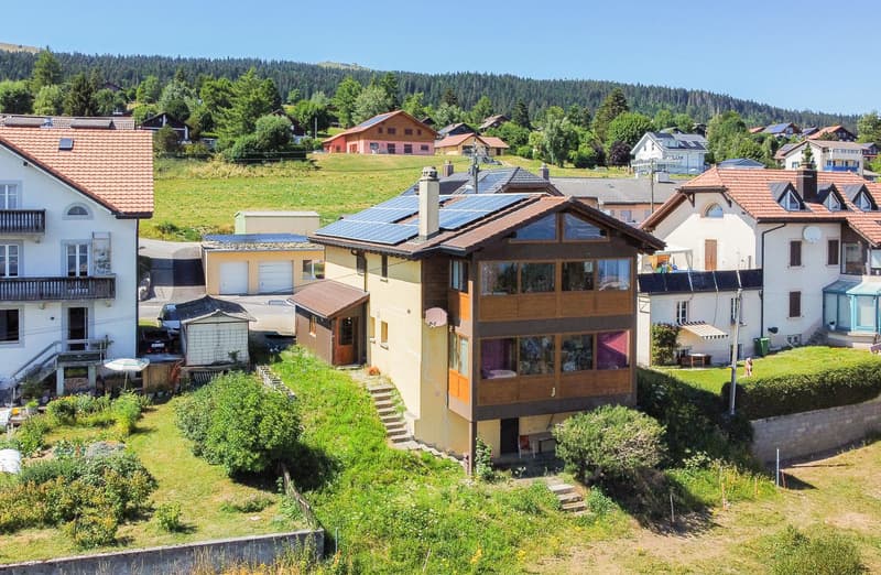 Maison de 2 logements avec droit d'habitation et 3 garages (1)