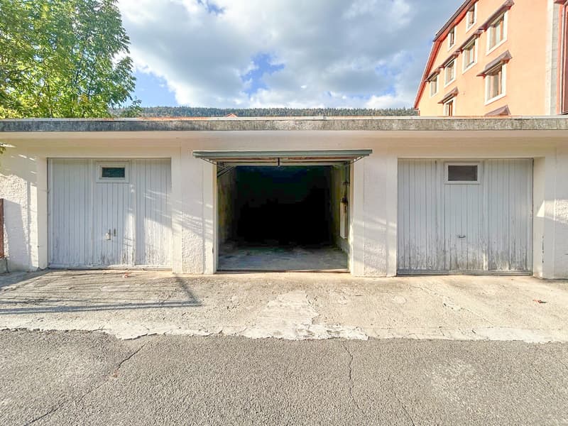 Garage individuel avec porte manuelle (1)