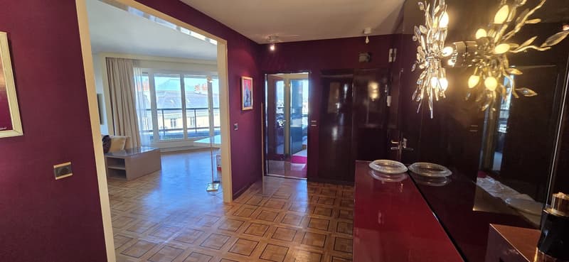 Unique location for this superb apartment close to all amenities (8)