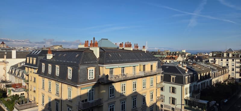 Unique location for this superb apartment close to all amenities (7)