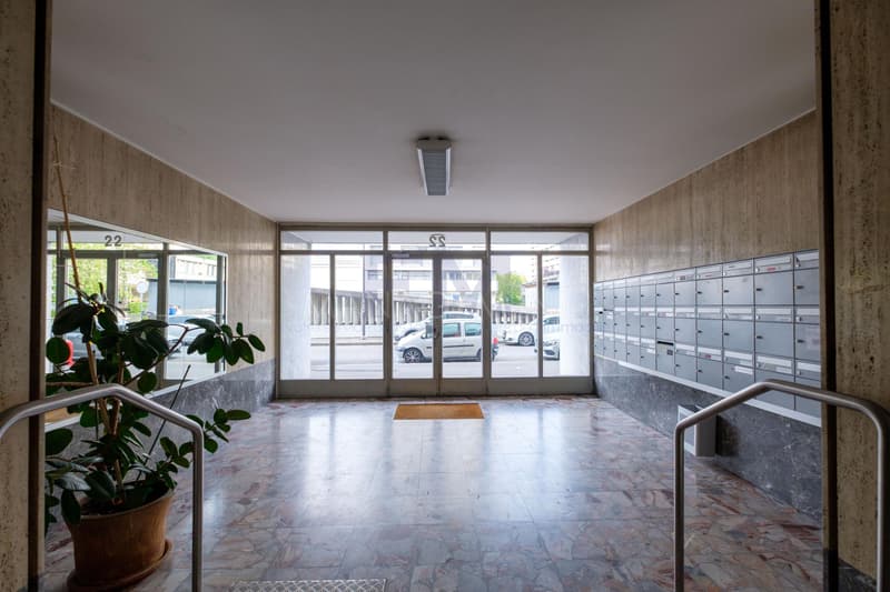 Servette, Avenue de Luserna, 4 pezzi al 3° piano, di ca. 65m2 (8)