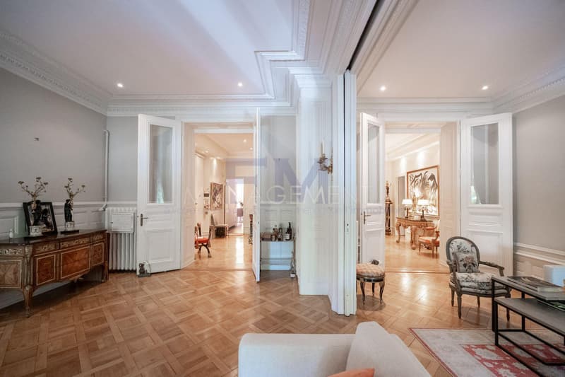 QUAI WILSON - EXCEPTIONAL RESIDENCE FACING LAKE GENEVA (5)
