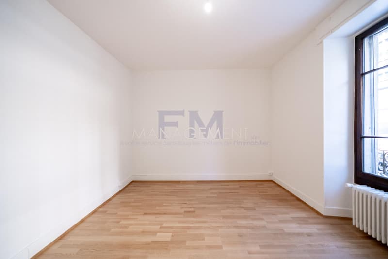 Carouge - Rue des Caroubiers - Appartement 2 pièces d'environ 47m2 au rez-de-chaussée (7)