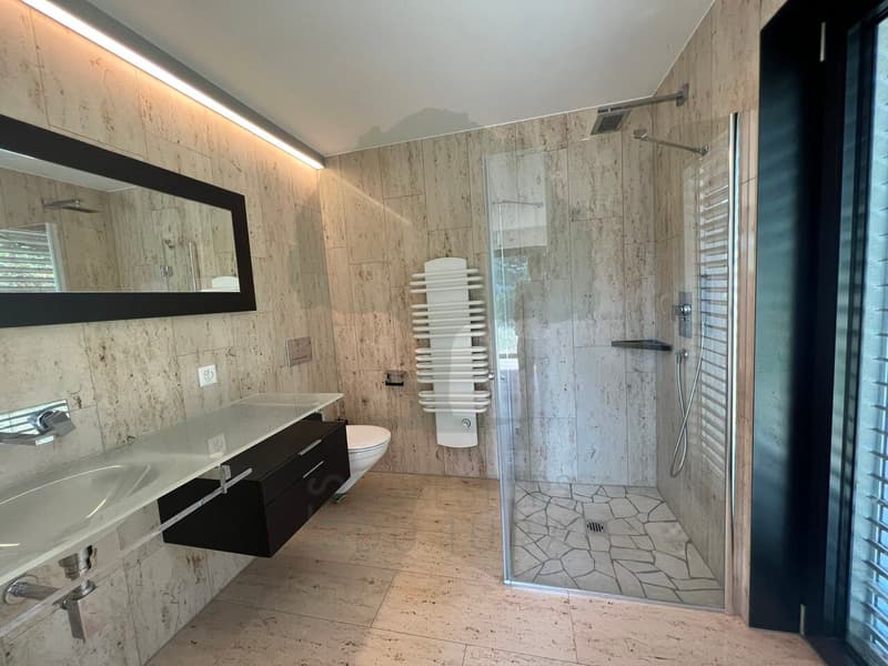 Magnifica casa di architettura di 300m2 su un terreno di 2'333m2 (11)