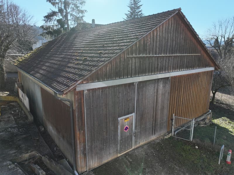 Hangar di 220m2 nel pieno centro di Porrentruy (2)