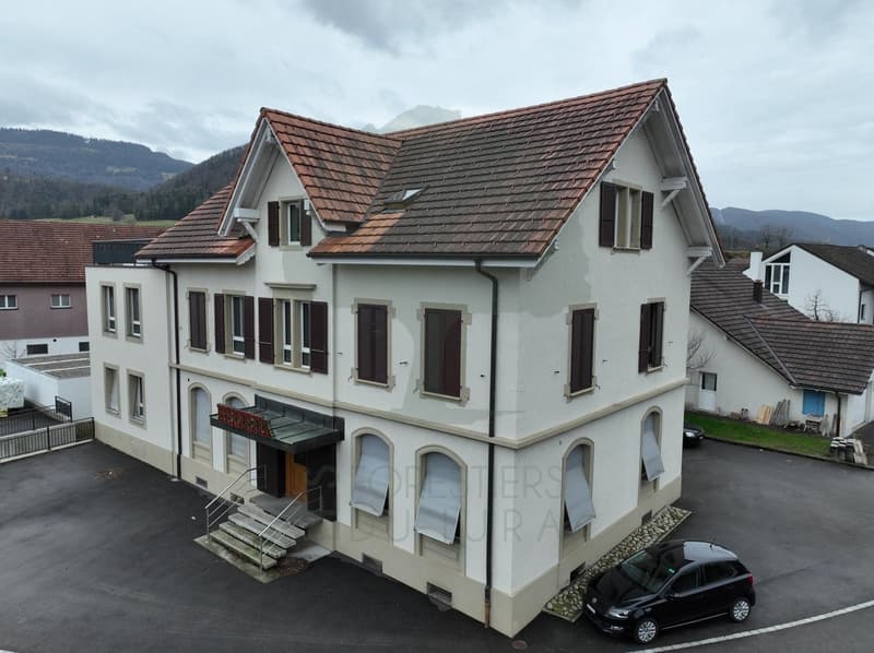 Bell'edificio locativo con 5 appartamenti a Vicques (4)