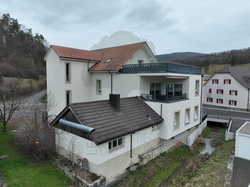 Bell'edificio locativo con 5 appartamenti a Vicques (5)
