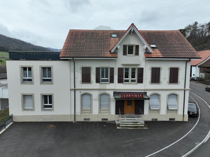 Bell'edificio locativo con 5 appartamenti a Vicques (2)