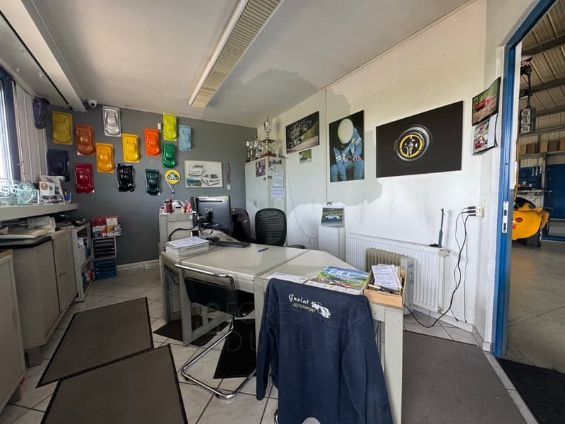 Garage and bodywork in Fahy with washing station (3)