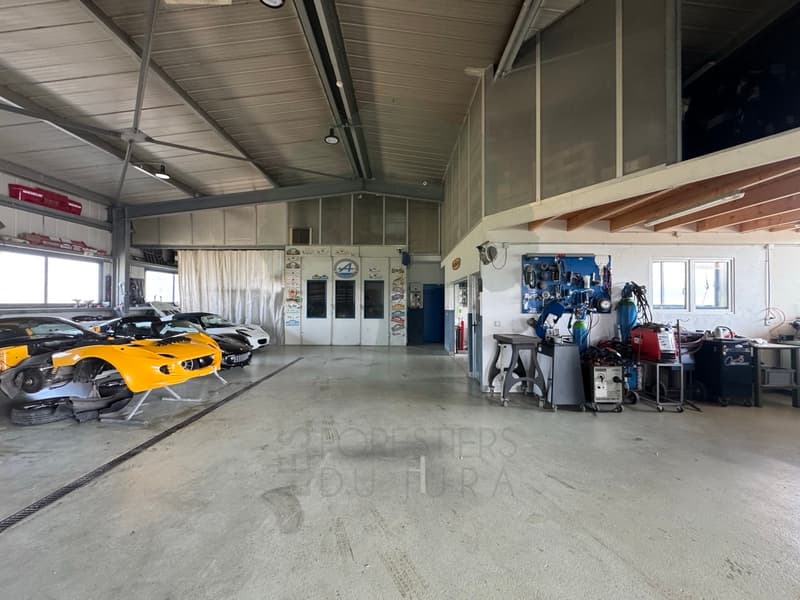 Garage and bodywork in Fahy with washing station (4)
