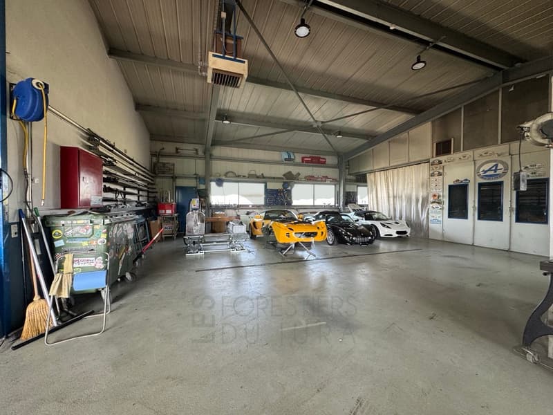 Garage and bodywork in Fahy with washing station (5)