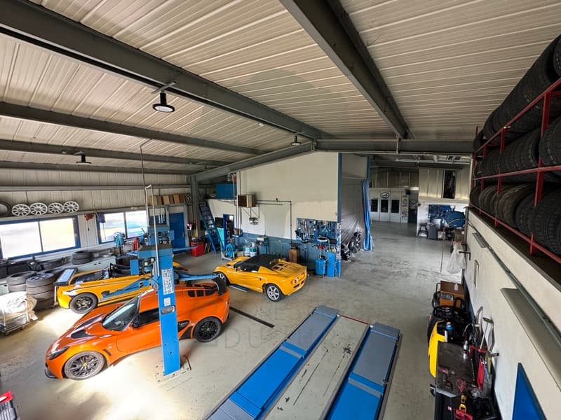 Garage and bodywork in Fahy with washing station (8)