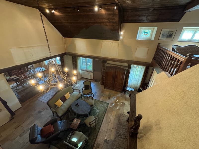Casa di carattere con granaio amovibile ad Alle (13)