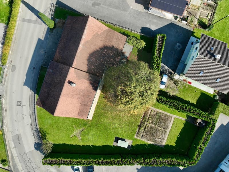 Casa di carattere con granaio amovibile ad Alle (3)