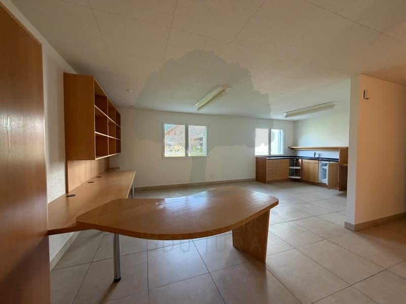 Medical office of 176 m² on the ground floor - Courfaivre (2)