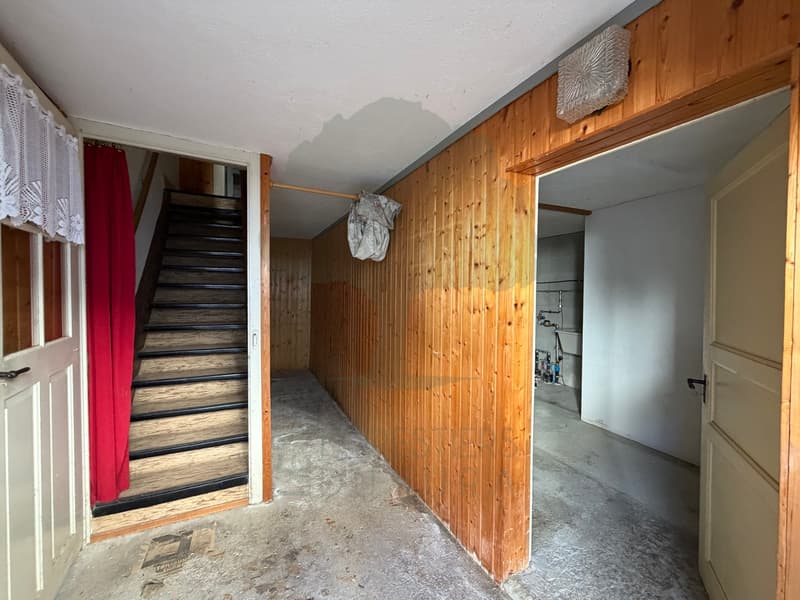 Maison à rénover entièrement au coeur de Saint-Ursanne (3)