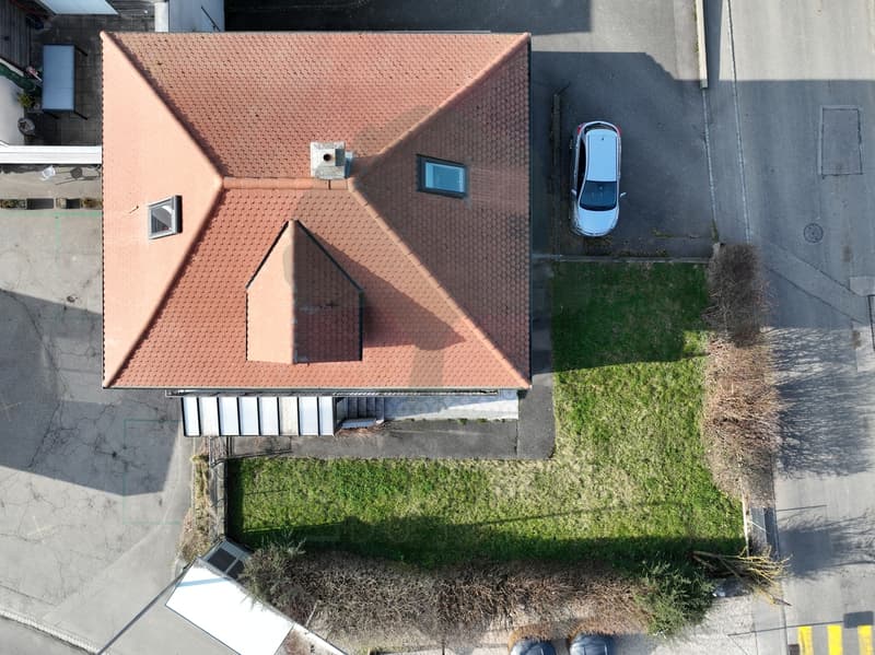 Rental house consisting of three apartments in Cornol (4)