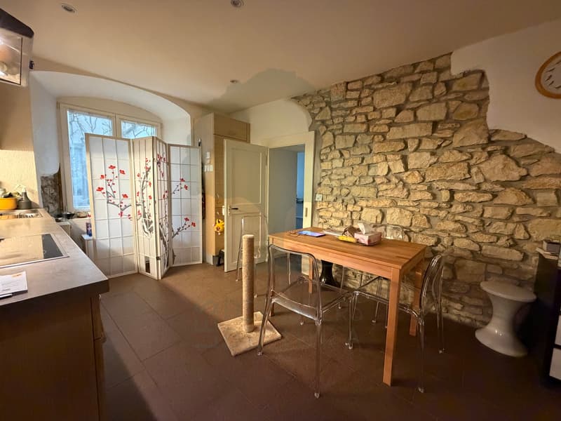 Character apartment of 4 rooms in the old town of Porrentruy (6)