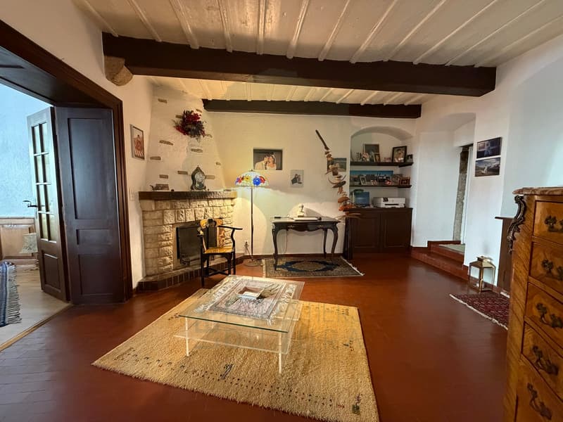 Character apartment of 4 rooms in the old town of Porrentruy (1)