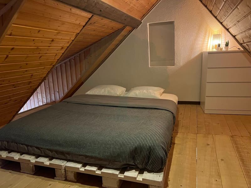 Charmant appartement avec mezzanine en vieille ville de Porrentruy (8)