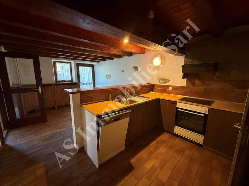 Exceptional situation close to all amenities (2)