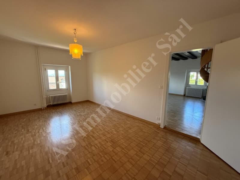 Spacieux appartement de 3,5 pièces avec terrasse et galetas (6)