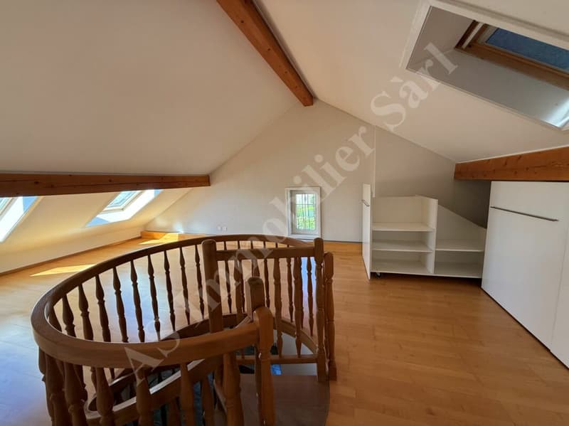 Spacieux appartement de 3,5 pièces avec terrasse et galetas (9)
