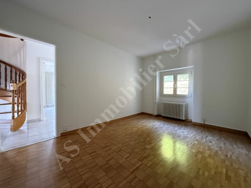 Spacieux appartement de 3,5 pièces avec terrasse et galetas (7)