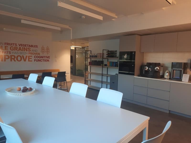 Un bureau de coworking ouvert entièrement équipé pour vous et votre équipe à Spaces Main Station (6)