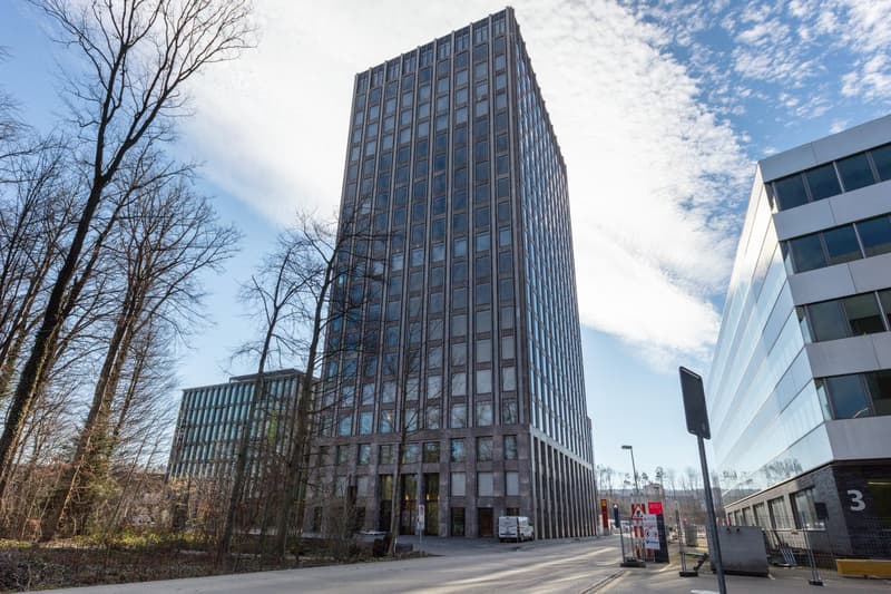 Accès continu à des bureaux designer pour 1 personne dans Spaces R2 Tower (2)