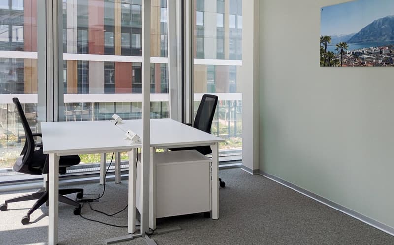 De magnifiques bureaux sur mesure pour 3 personnes à Spaces Quartier de l'Étang (3)