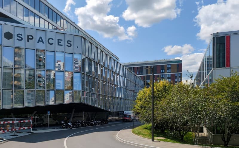 A fully equipped private office for you and your team at Spaces Quartier de l'Étang (13)