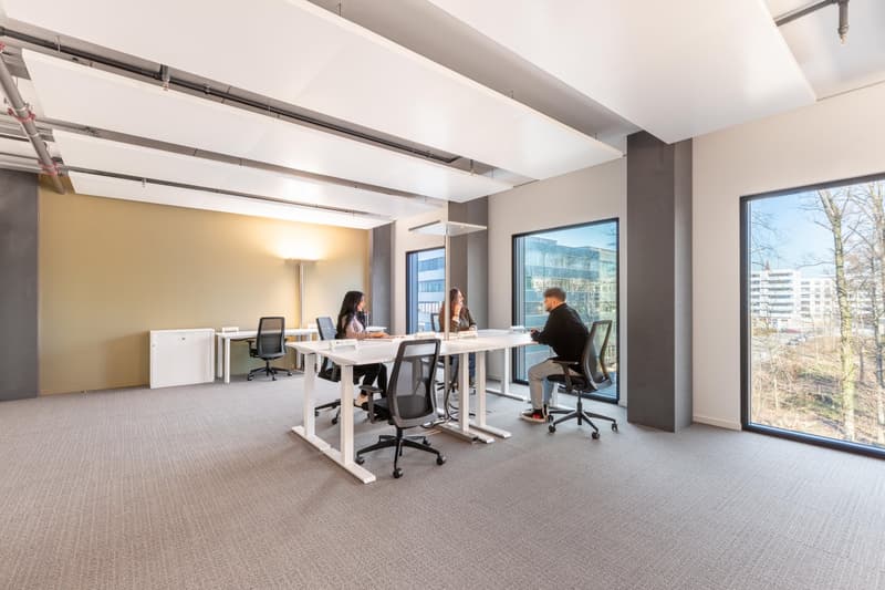 Uffici spaziosi completamente attrezzati per te e il tuo team in Spaces R2 Tower (7)