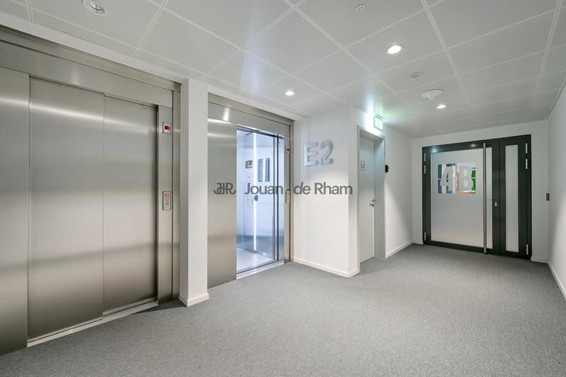 700 m2 de bureaux à louer dans un immeuble moderne, entièrement aménagés "Plug & Play" (10)