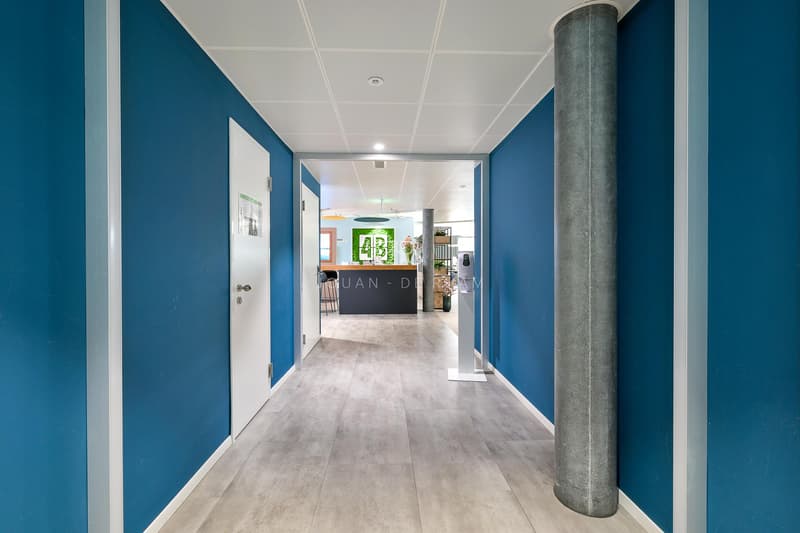 700 m2 di uffici in affitto in un edificio moderno (11)
