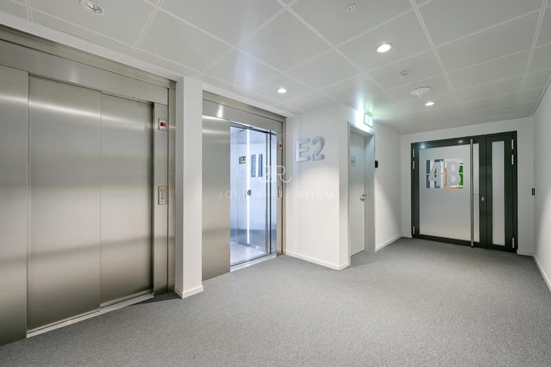 700 m2 di uffici in affitto in un edificio moderno (10)