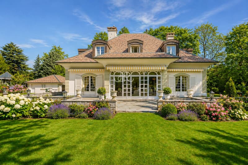 CHENE-BOUGERIES: Superb property in the heart of Conches (11)