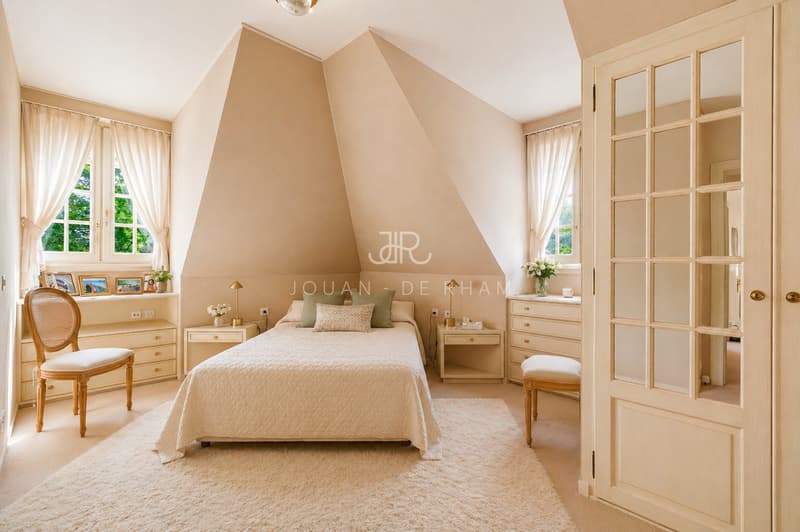 CHENE-BOUGERIES: Superb property in the heart of Conches (7)