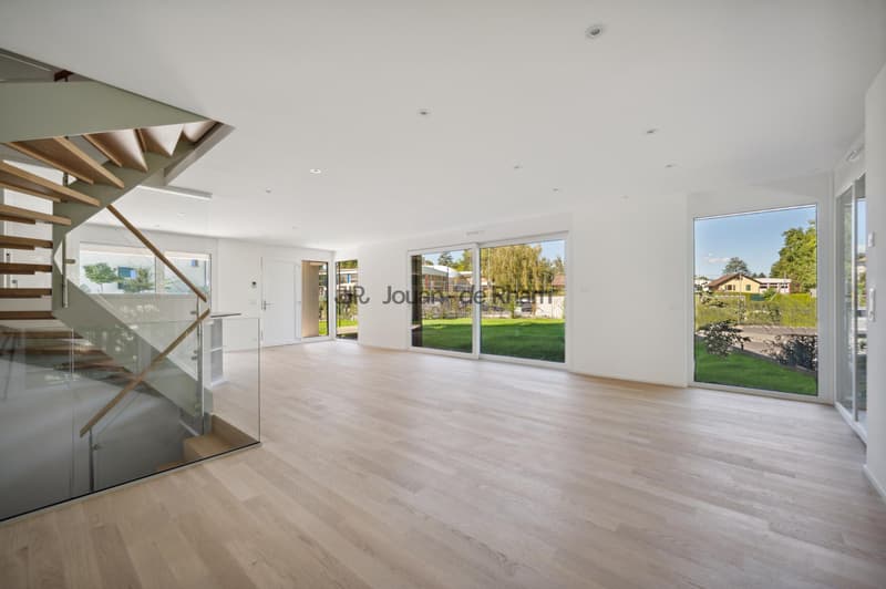 Exclusivité : Appartement triplex de 4/5 chambres à proximité du Collège du Léman (2)