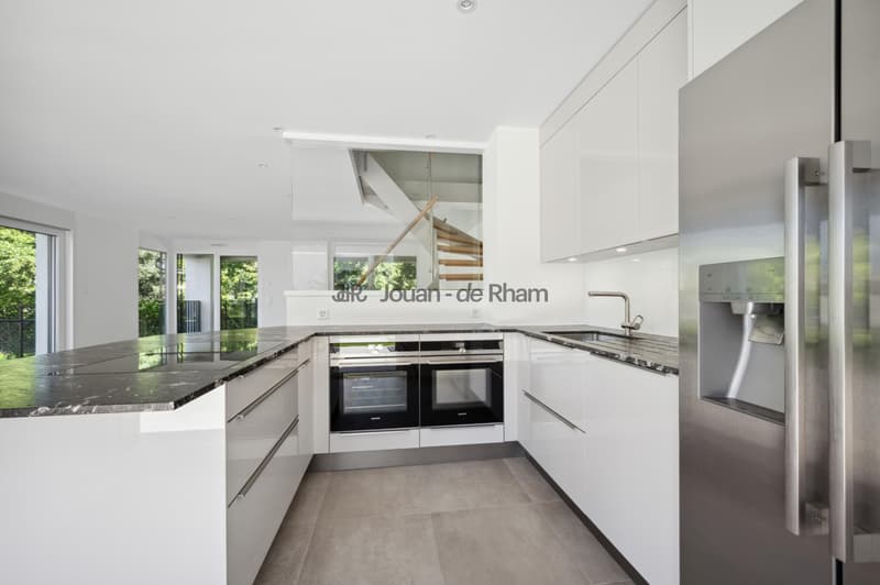 Exclusivité : Appartement triplex de 4/5 chambres à proximité du Collège du Léman (4)