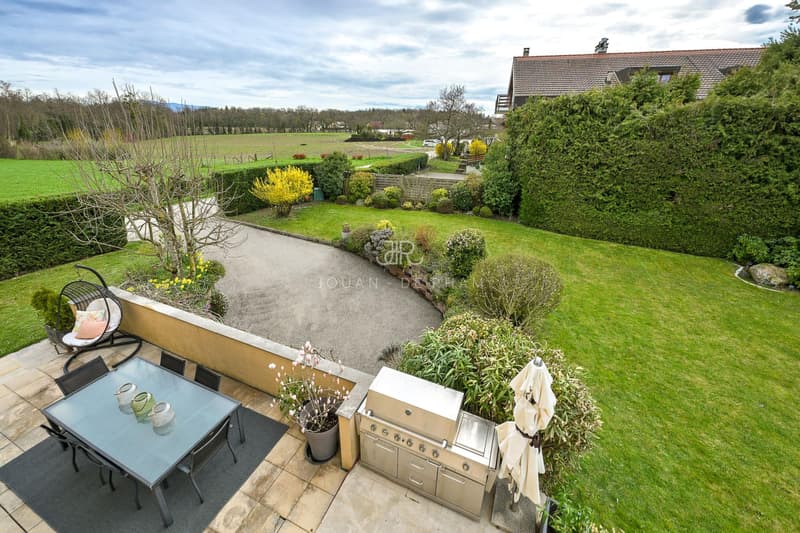 Semi-detached villa in a quiet area in Terre Sainte (1)