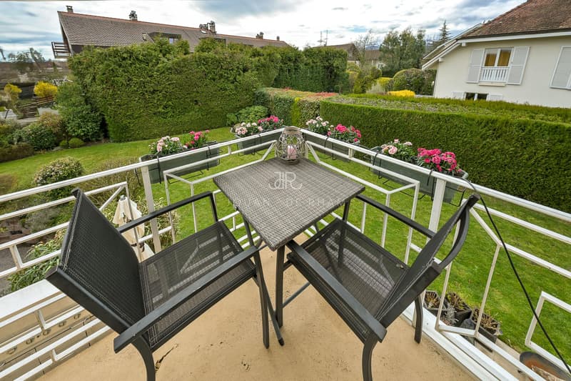 Semi-detached villa in a quiet area in Terre Sainte (9)