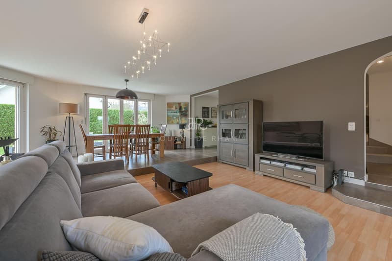 Semi-detached villa in a quiet area in Terre Sainte (2)