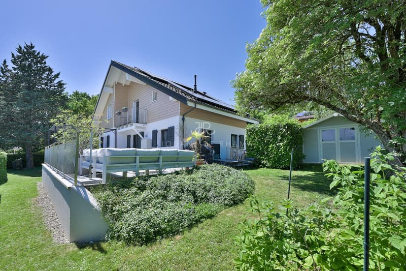 In the heart of Sus-Châtel (Genolier) - Renovated individual villa, energy performance A, lake and Alpine views (5)