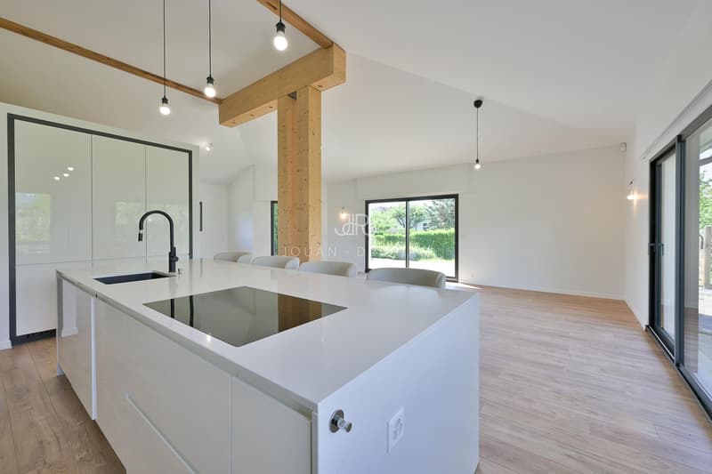 Fully renovated family home in Crassier (2)